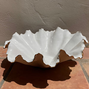 Porcelain flutter bowl